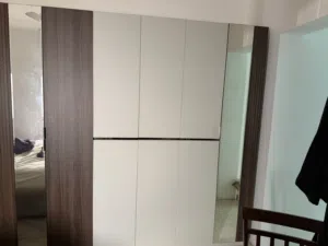 دولاب للبيع بحالة جيدة نضيف جدا