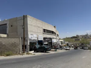 سطح مجمع بيادر وادي السير صناعي تجاري