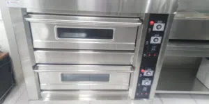 للبيع فرن غاز تجاري غالبا ما يستخدم للمطاعم والمخابز ومطاعم البيتزا والفنادق وغيرها
