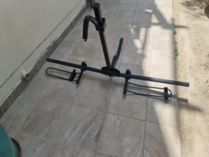 Bicycle carrier suitable for carrier type hitch