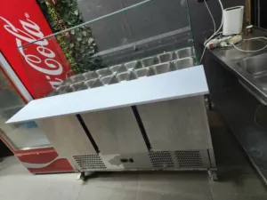 ثلاجة سلطات