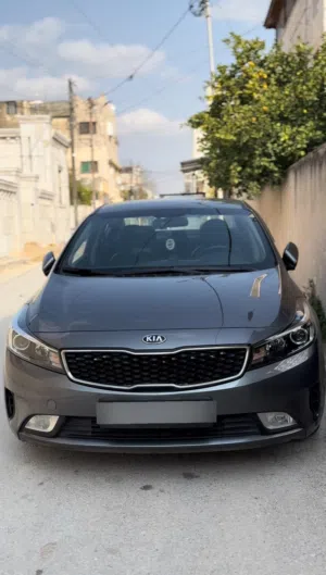 للبيع kia k3 2018 فحص 4 جيد مالك اوُل من الحرّة استعمال شخصي