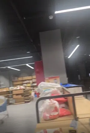 مخزن للايجار مساحه 1000 متر مشطب جاهز