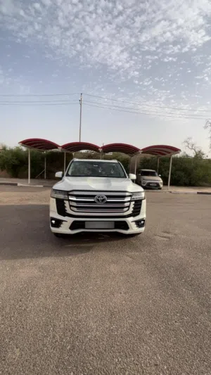 لاند كروز بريم 2024