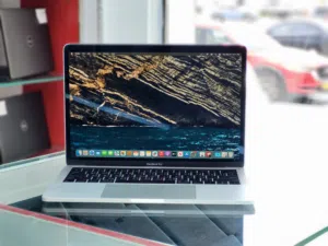 MACBOOK PRO I7 PROCESSOR 16GB RAM 500GB SSD TOUCH BAR TOUCH ID WITH RETINA DISPLAY ORIGNAL CHARGER