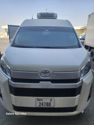 TOYOTA HIACE