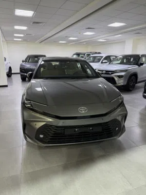 Toyota Camry متوفرة الآن في معرض رويال كلاس للسيارات