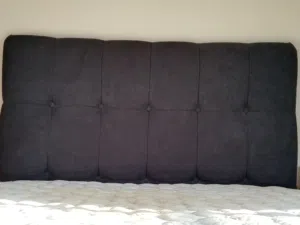 تخت مفرد ونص بحاله ممتازه مع فرشه