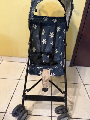 baby cot and travel stroller in mint condition hardly used