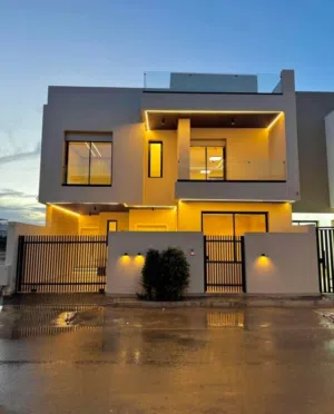 فيلا 3 دوار مفصولات داخل مخطط العام السراج