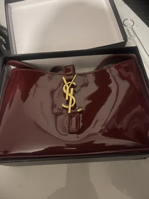 YSL red glossy bag in Rak