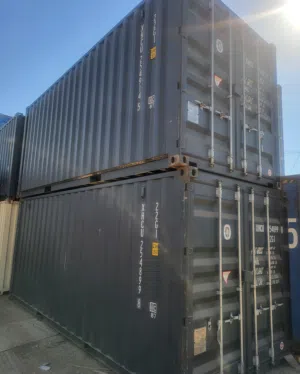 للبيع  containers    ( حاويات )  كونتينر عشرون قدم واربعون قدم موجوده بعمان مستعمله بحاله ممتازه ونش
