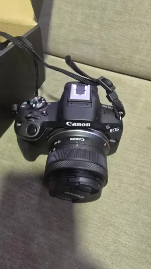 كاميرا Canon EOS R50 جديدة للبيع جديدة غير مستعملة نهائياً