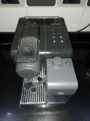 ماكينة قهوة Nespresso Lattissima