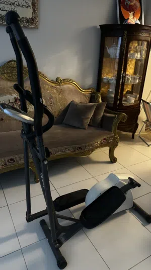 جهاز كارديو الأوربتراك / الإليبتيكال ( الغزاله )