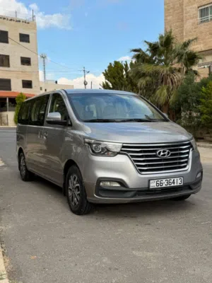 هيونداي باص H.1 2019 بنزين فل اتوماتيك مالك واحد صيانة شركه للبيع بداعي السفر للبيع بسعر مغري جداا