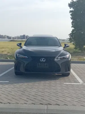 للبيع Lexus IS300 F Sport 2024 – قمة الفخامة والأداء  بحالة الوكالة