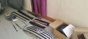 لاند كروزر 2014 قطع غيار  بونيت +دبه+ ليتات قدام وخلف +مداجير يمين ويسار+ دعاميات امام وخلف +دواسات