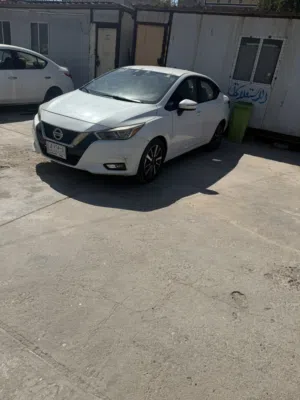 نيسان فيرسا