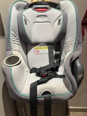 Car seat booster مقعد سيارة اطفال كبير graco