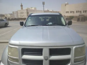 سيارة دودج نيترو 2011 حالة ممتازة للبيع