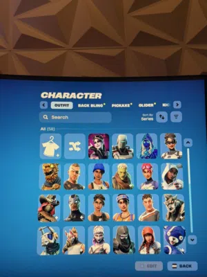 حساب فورتنايت مُميز اساسي يربط جميع المنصات حساب فيه سكن البلس السيزون الثاني والارنوبه وسكنات عرق
