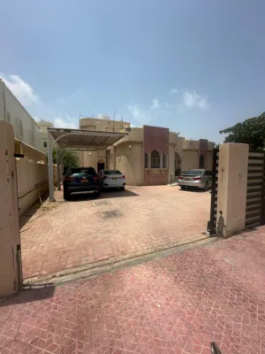 للبيع منزل في الحيل الجنوبيع في مساحه ارض 911