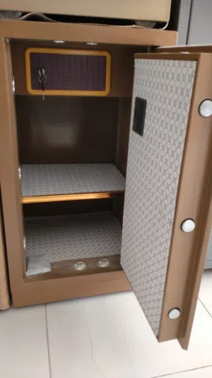 خزنه كبيرة 70 كيلو مميزة جدا ضد الحريق