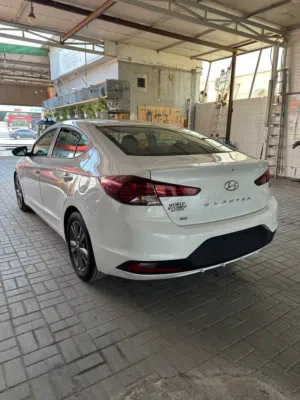 هيونداي النترا بحاله فوق الممتاز سيدان