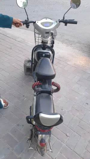 سكوتر بحالة ممتازه جداً