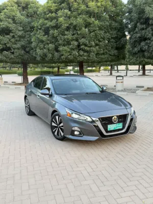 Used Nissan Altima in Al Batinah