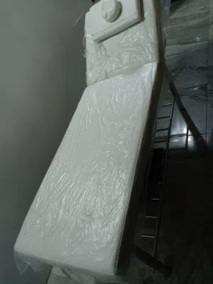 سرير في حالة ممتازة