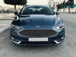 Sedan Ford in Amman