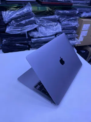 MacBook Air M1 – 13 inch  شريحة Apple M1   Memory 8GB  Storage 256GB SSD