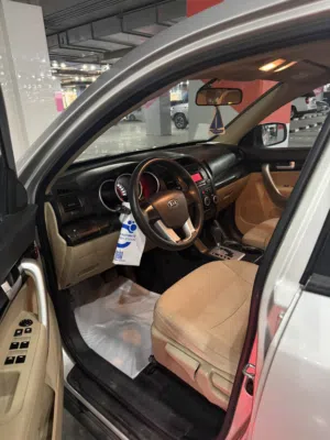 Used Kia Sorento in Farwaniya
