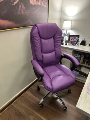 كرسي مكتبي جلد مريح جداا للجلسات الطويله جوده ومتانه الالوان بتحكي عن جمالها واقل سعر بالمملكه وتحدي