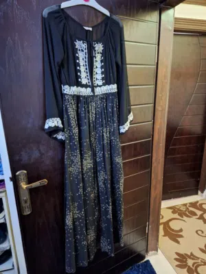 للجادين فقط .. فساتين طويل وقصير ماركات