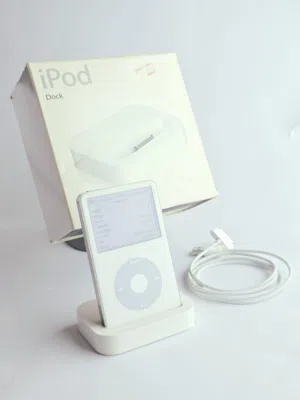 Apple iPod Classic 5th Gen 60GB with original dock