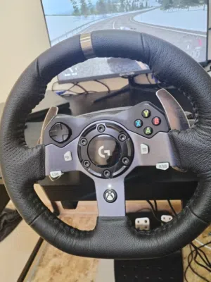 Logitech G920 racing wheel and pedals عجلة القيادة مع دواسات
