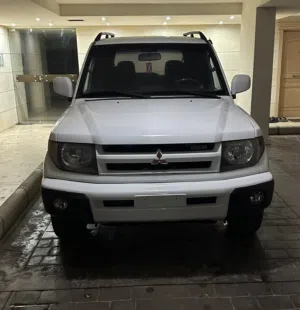 Pajero io 2004