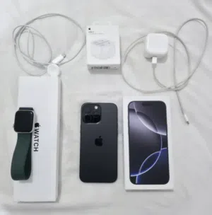 ايفون 16 برو ماكس اسود تيتانيوم 256 وساعة ابل se 2nd 44mm