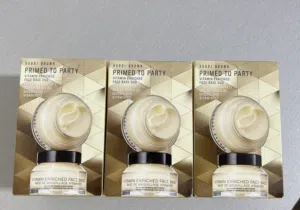 Bobbi Brown Primed To Party – برايمر ومرطب بفيتامينات لبشرة ناعمة ومشرقة
