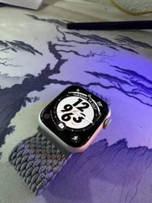 Apple watch S7 41mm like new