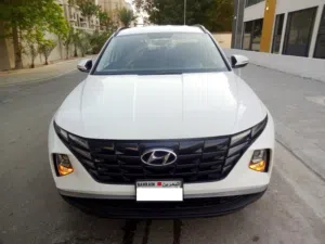 HYUNDAI TUCSON MID OPTION SUV AVAILABL EON MONTHLY INSTALLMENT OR CASH