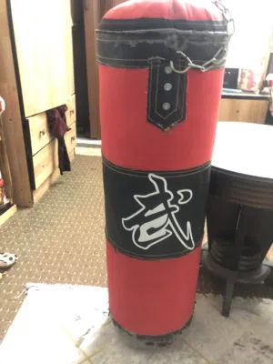 كيس ملاكمة مستعمل حشوة صوف تواجد اربد ..