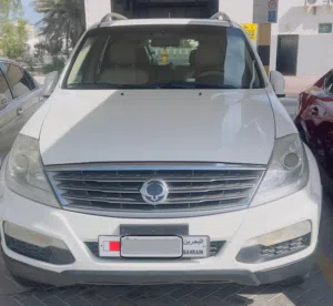 SAANGYONG-REXTON-White-2014