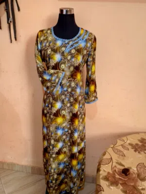 انا خياطة في مدينة ناضور مرحبا