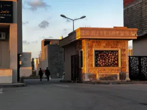 قطعة ارض في شارع ولي العهد مقسم ع الرئيسي
