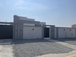 بيت للبيع جديد على شارع موقع ممتاز