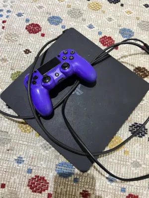 سوني4 استعمال خفيف مع يدة